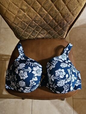 Cacique Lane Bryant Lightly Lined Full Coverage T-Shirt Underwire Floral Bra